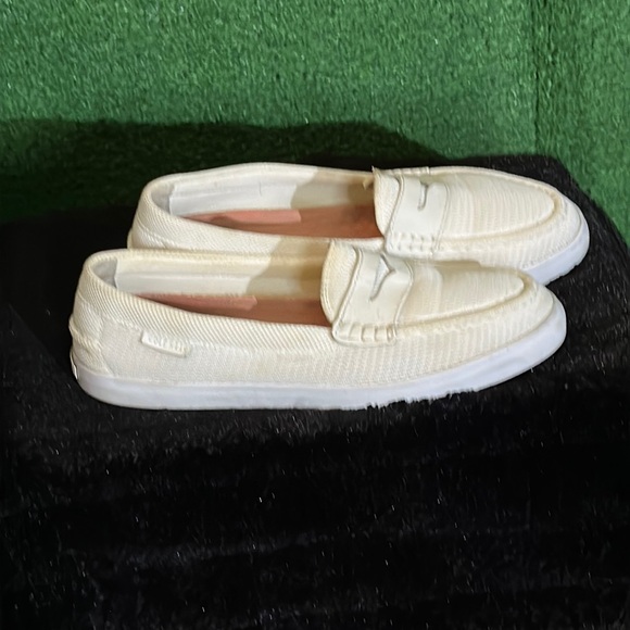 Woman Cole Haan Size 7.5